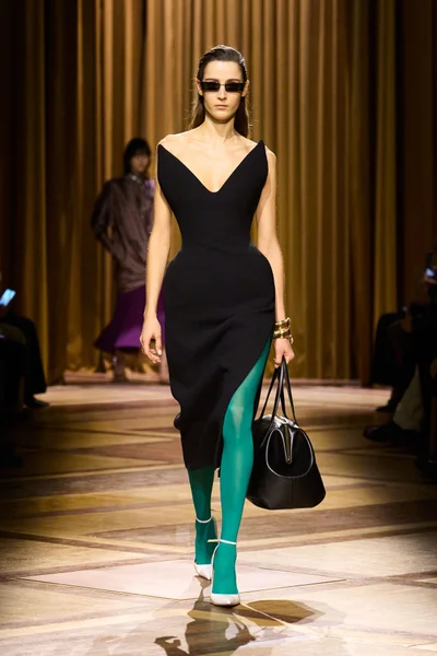 Look 8